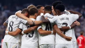 英超神秘之师夏窗大交易，主力中卫离队后三连胜重返前四